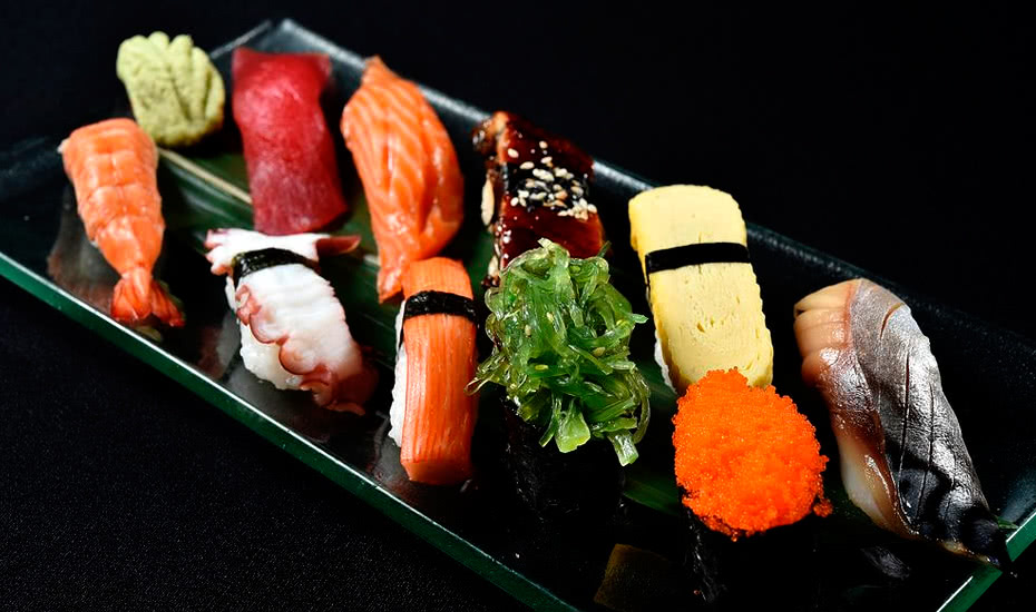 В меню ресторана Суши Мастер собраны суши и роллы